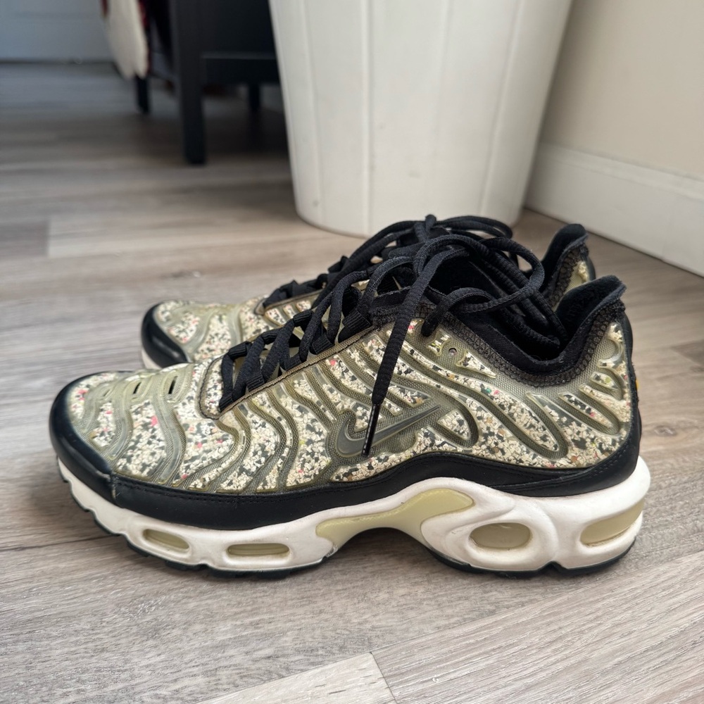 Nike Women's Air Max Patterned Sneakers